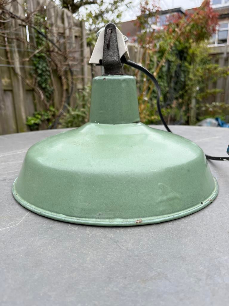 Vintage emaille lamp, hangklaar, Huis en Inrichting, Lampen | Hanglampen, Ophalen of Verzenden, Gebruikt, Overige materialen, Industrieel vintage