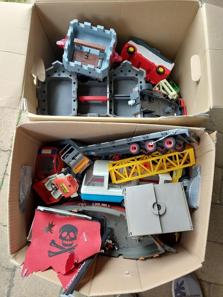 2 dozen met playmobiel, Ophalen, Gebruikt, Complete set