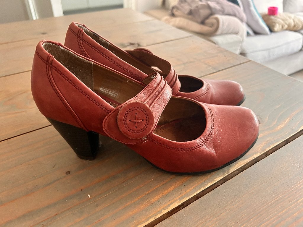 Hakkenschoenen, Kleding | Dames, Schoenen met lage hakken, Pier one, Ophalen of Verzenden, Zo goed als nieuw
