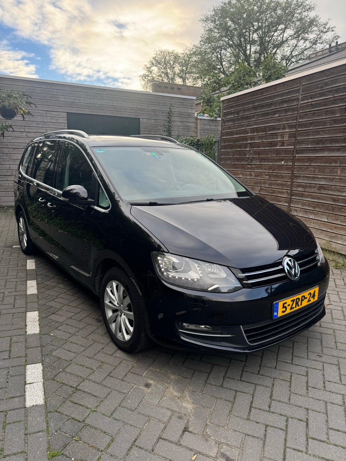 Volkswagen Sharan 2.0 TDI 103KW Dsg-6 2014 Zwart, Auto's, 7 stoelen, Zwart, Particulier, Geïmporteerd