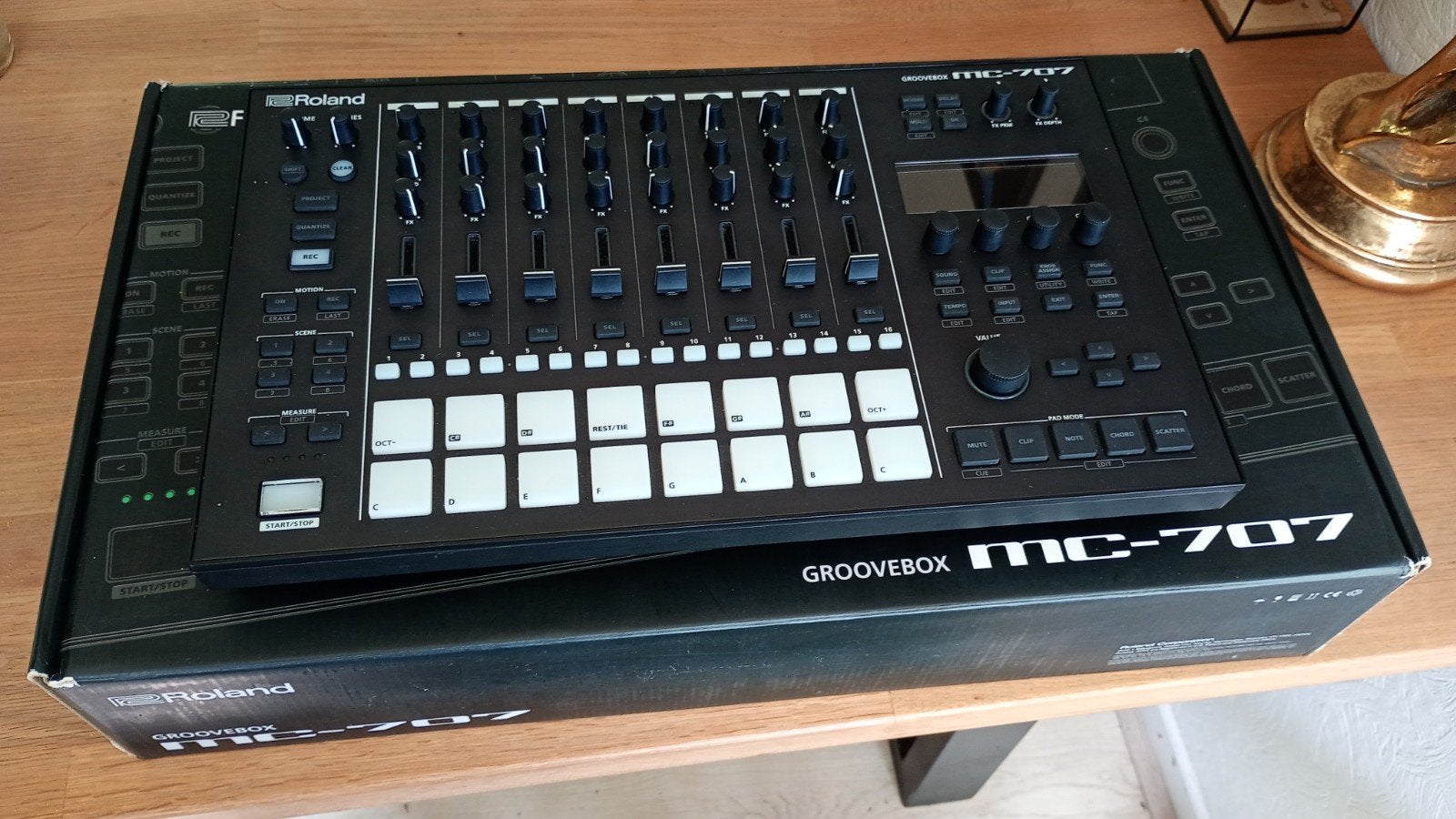 Roland MC-707, Ophalen of Verzenden, Zo goed als nieuw, Overige aantallen, Roland