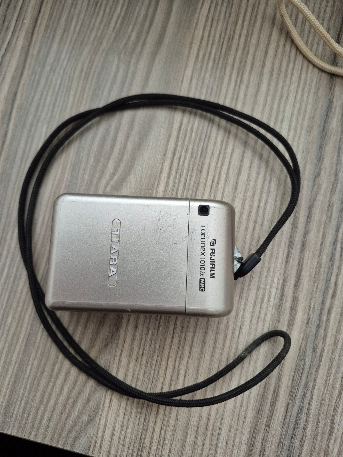 Fujifilm Fotonex Tiara 1010 ix MRC met draagkoord, Ophalen of Verzenden, Gebruikt, Compact, Fuji