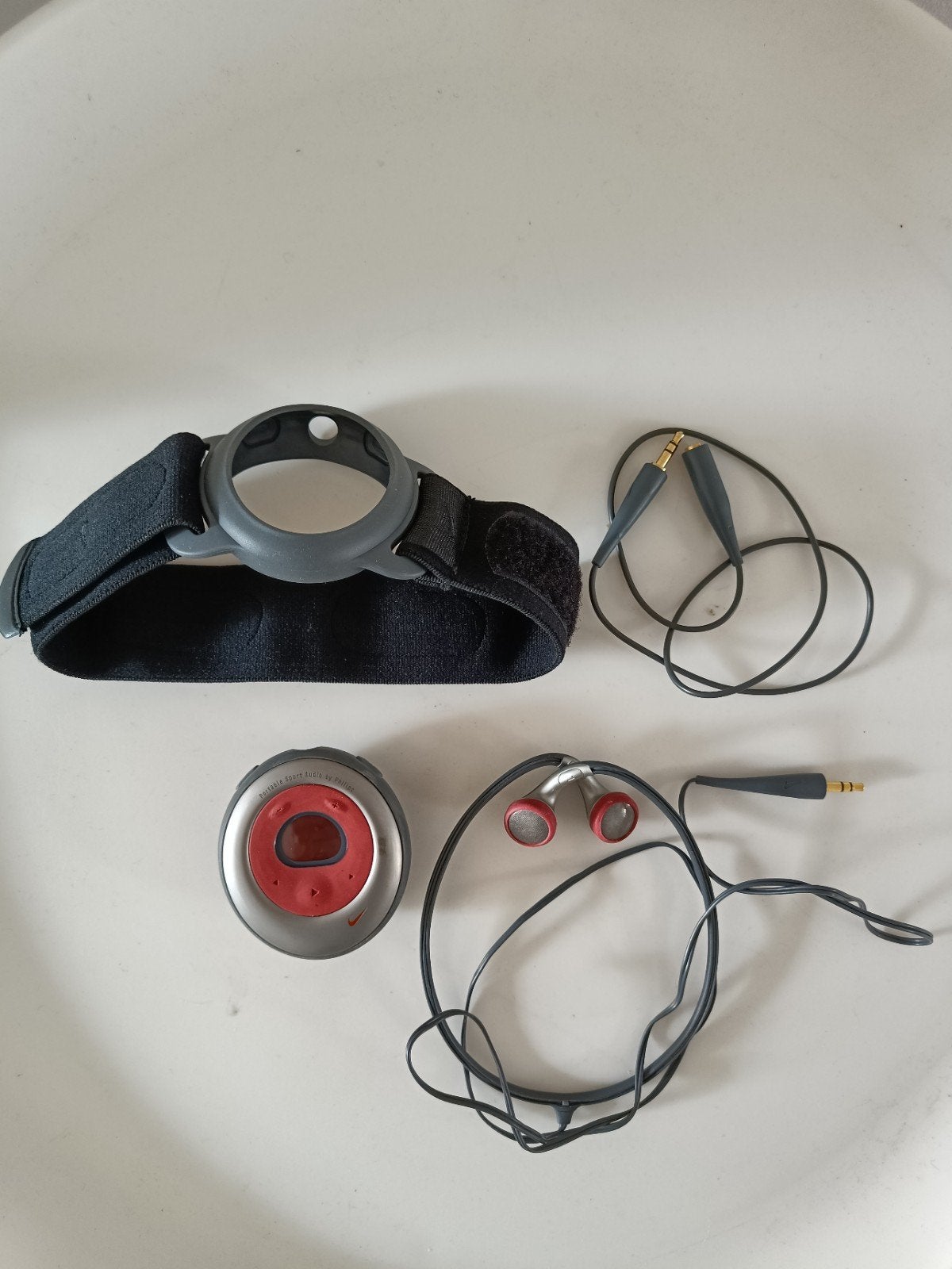 Philips Nike Portable Sport Audio met oortjes en armband, Gebruikt, Ophalen of Verzenden, Zwart, Philips