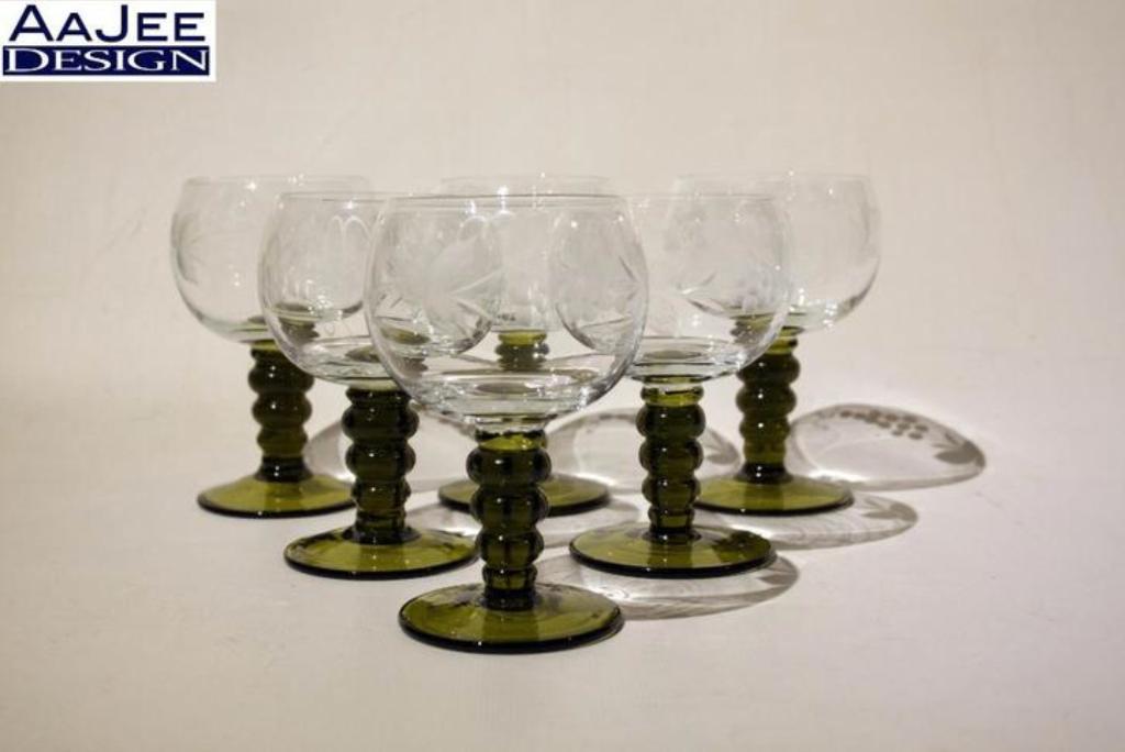 6 Olijfgroene roemerglazen - Met knopen & elegante gravering, Antiek en Kunst, Ophalen of Verzenden