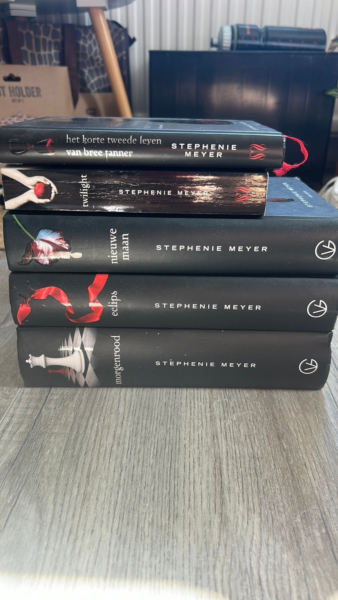 Complete serie Twilight + extra boekje, Ophalen of Verzenden, Gelezen