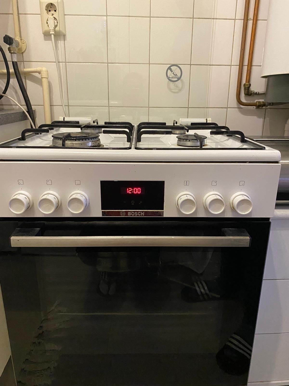 Bosch Vrijstaand Gasfornuis met Oven - Zo goed als nieuw, Ophalen, Hete lucht, 60 cm of meer, 4 kookzones