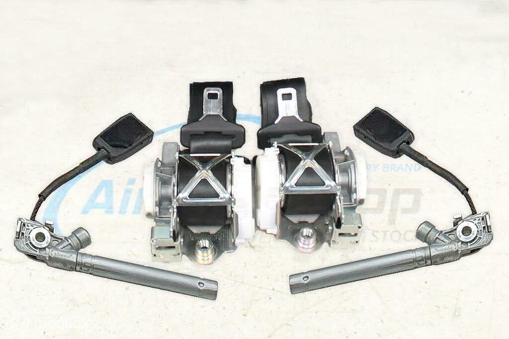 2 x Gordels + 2 x spanners Fiat Tipo (2016-heden), Auto-onderdelen, Interieur en Bekleding, Gebruikt, Fiat, Ophalen of Verzenden