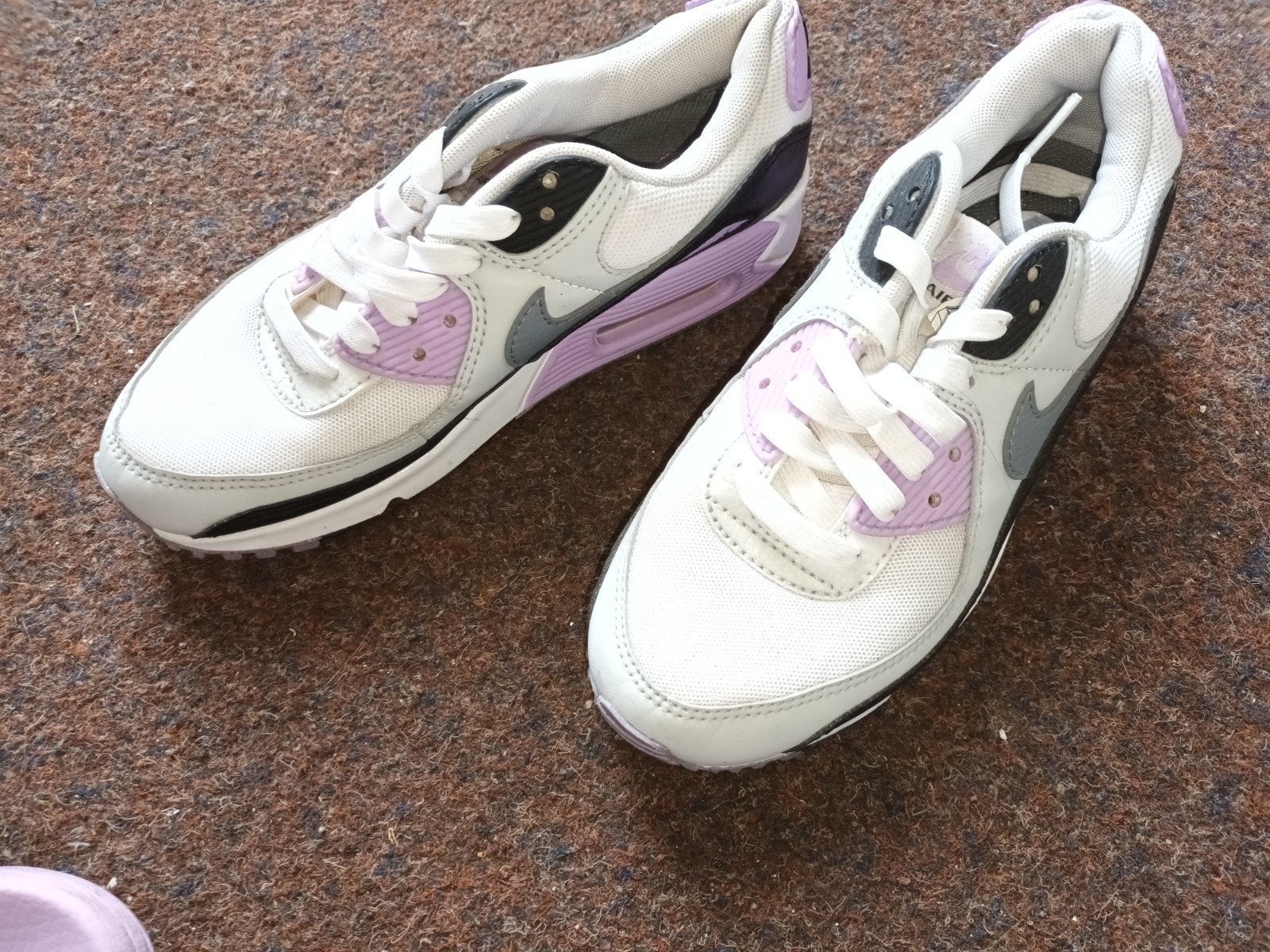 nike weinig gedragen 15 euro, Kleding | Dames, Ophalen of Verzenden, Zo goed als nieuw, Zwart, Sneakers of Gympen