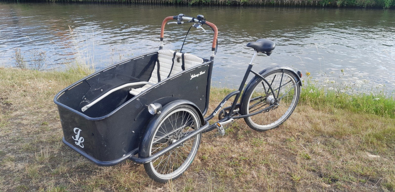 Johnny loco bakfiets  babboe big urban arrow fietsfabriek, Fietsen en Brommers, Fietsen | Bakfietsen, Ophalen, Gebruikt, Huif