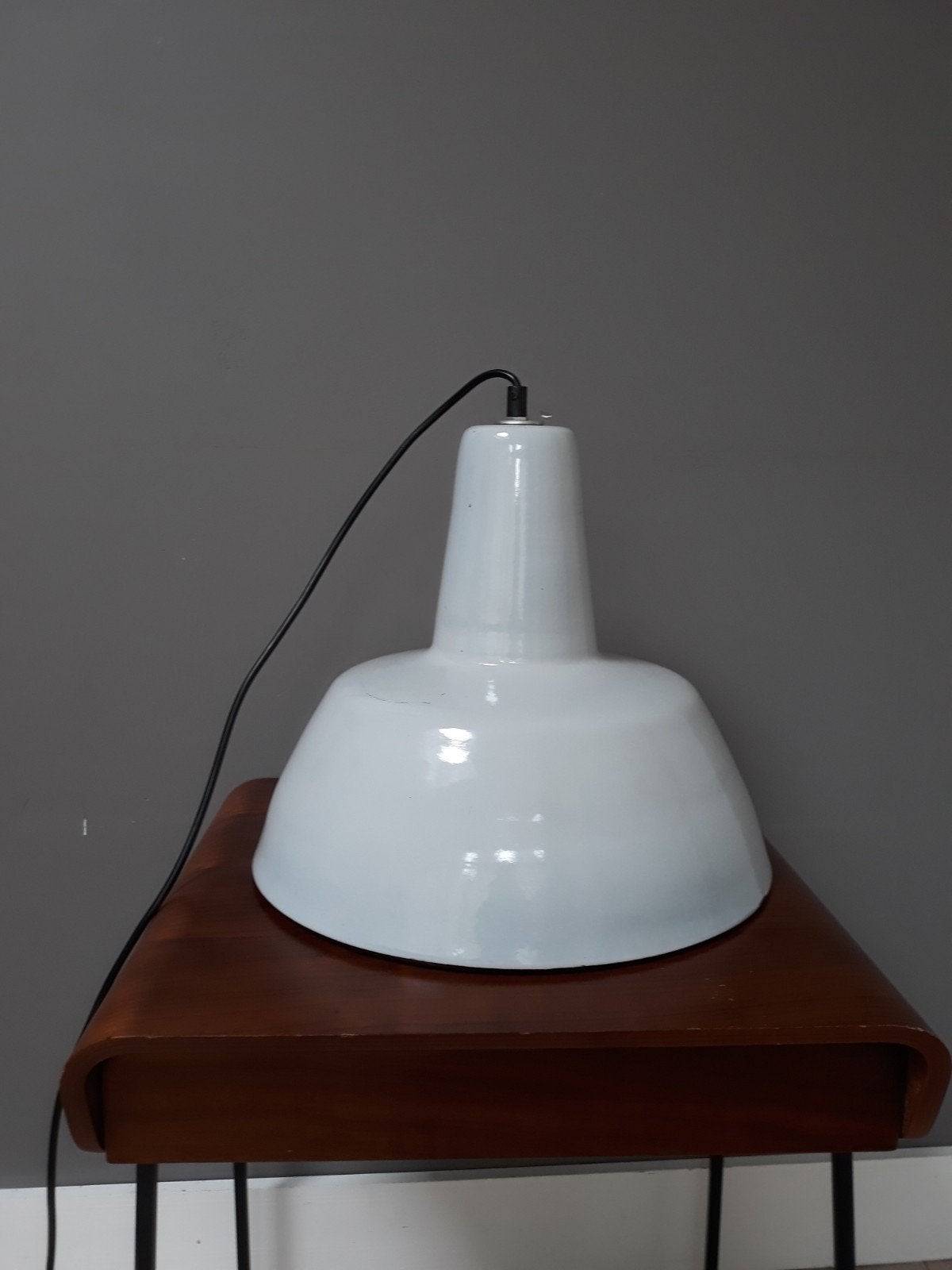 Vintage Philips industriële hanglamp - wit emaille, Gebruikt, E27 (groot), Ophalen of Verzenden, Industrieel, Vintage