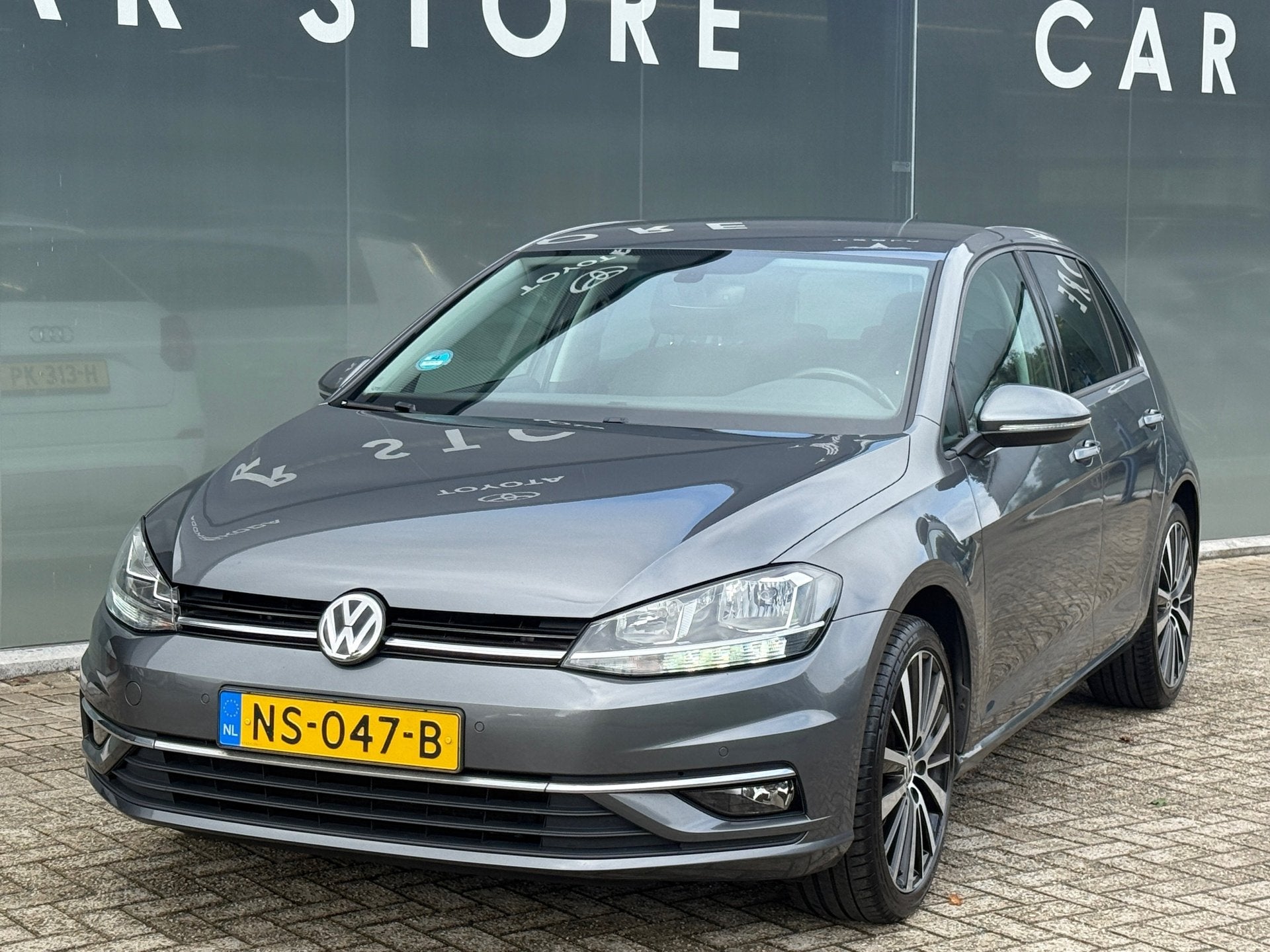 Volkswagen Golf 1.0 TSI 110PK Comfortline CARPLAY|PDC|LED, Auto's, Dealer onderhouden, Gebruikt, Origineel Nederlands, Bedrijf