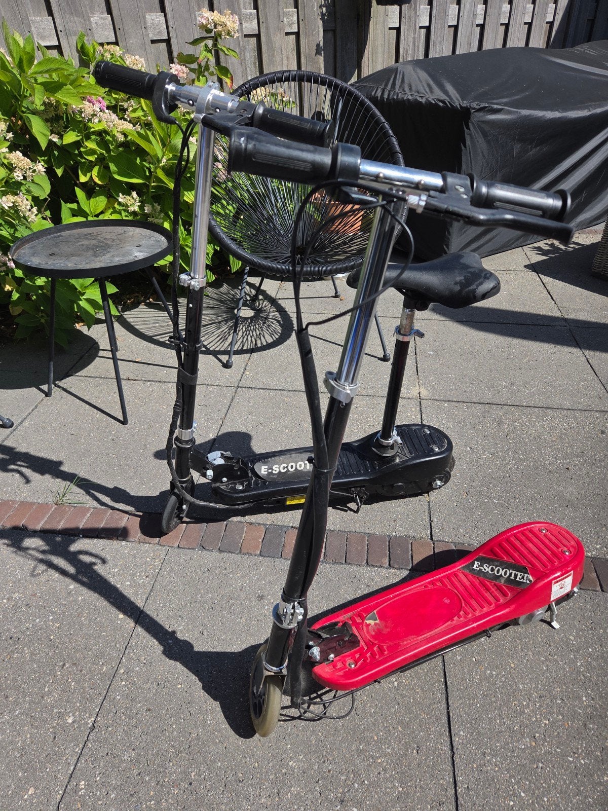 Elektrische stepjes - Zwart en Rood E-Scooters, Ophalen of Verzenden, Gebruikt, Elektrische step (E-scooter)