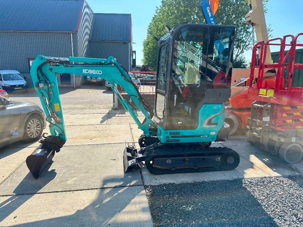 Kobelco SK 17 SR-3 (bj 2016), Zakelijke goederen, Machines en Bouw | Kranen en Graafmachines, Graafmachine