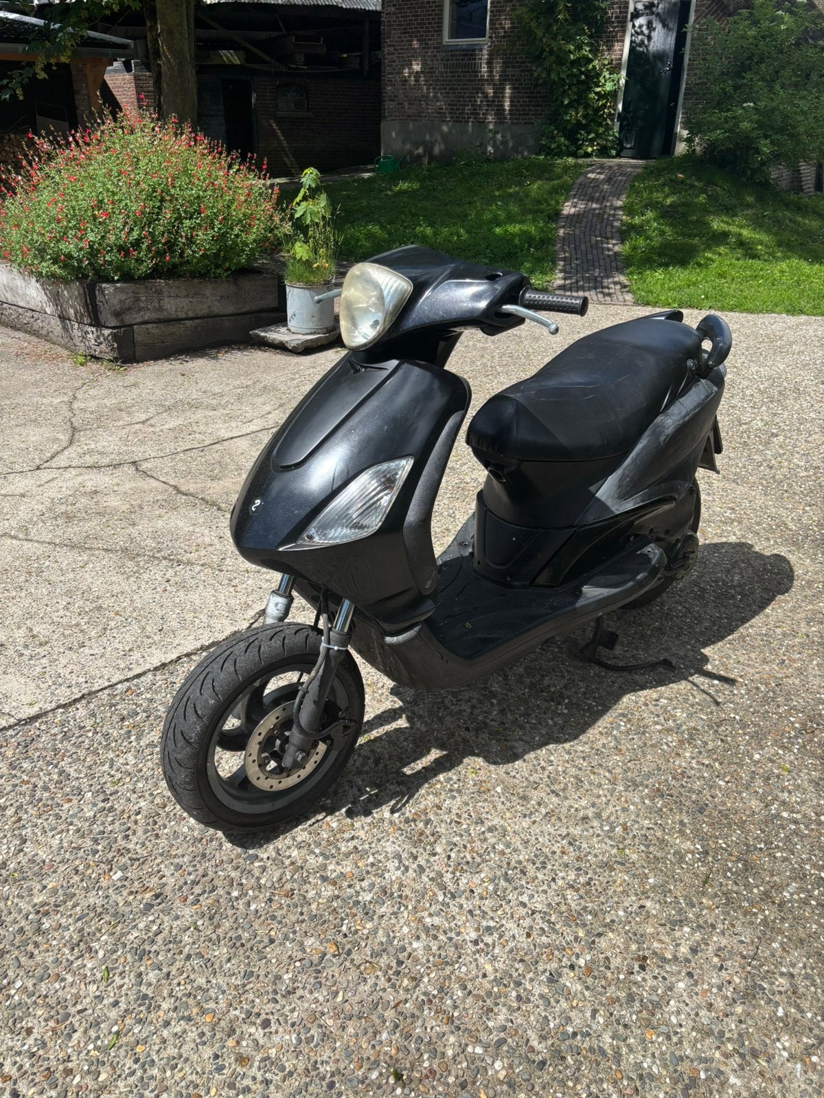Piaggio fly opknapper, Ophalen, Zo goed als nieuw, Benzine, Fly