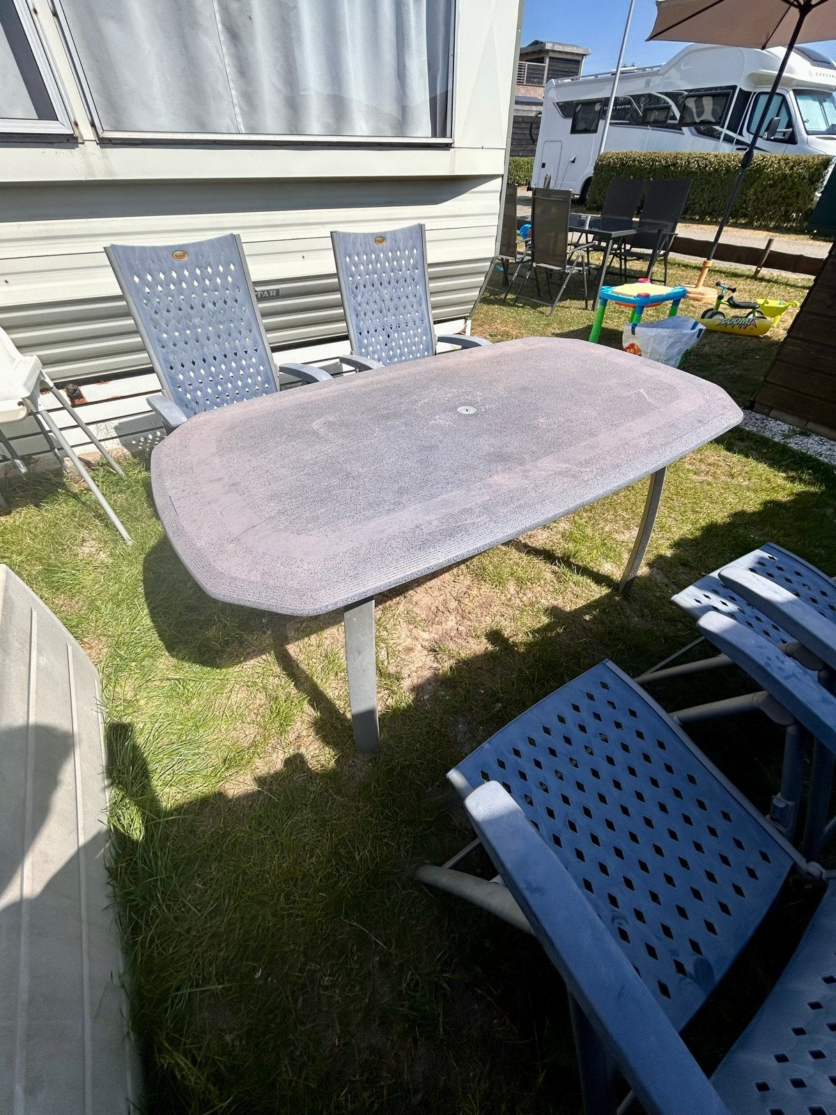 Tuinset met tafel en 4 stoelen, inclusief kussens, Ophalen, 4 zitplaatsen, Kunststof, Gebruikt