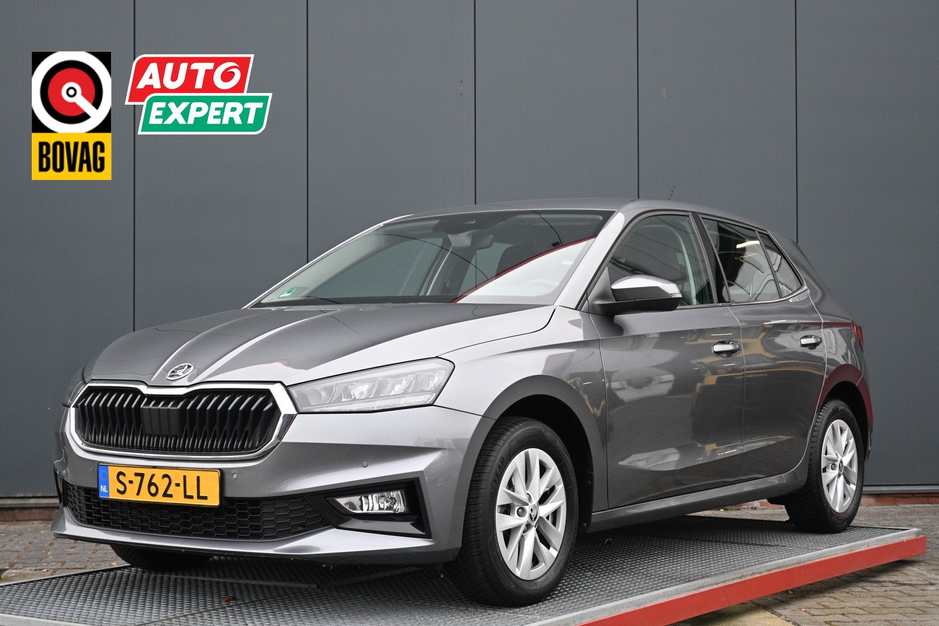 Skoda Fabia 1.0 TSI Business Edition (bj 2023, automaat), Auto's, Skoda, Stof, Gebruikt, Origineel Nederlands, Bedrijf