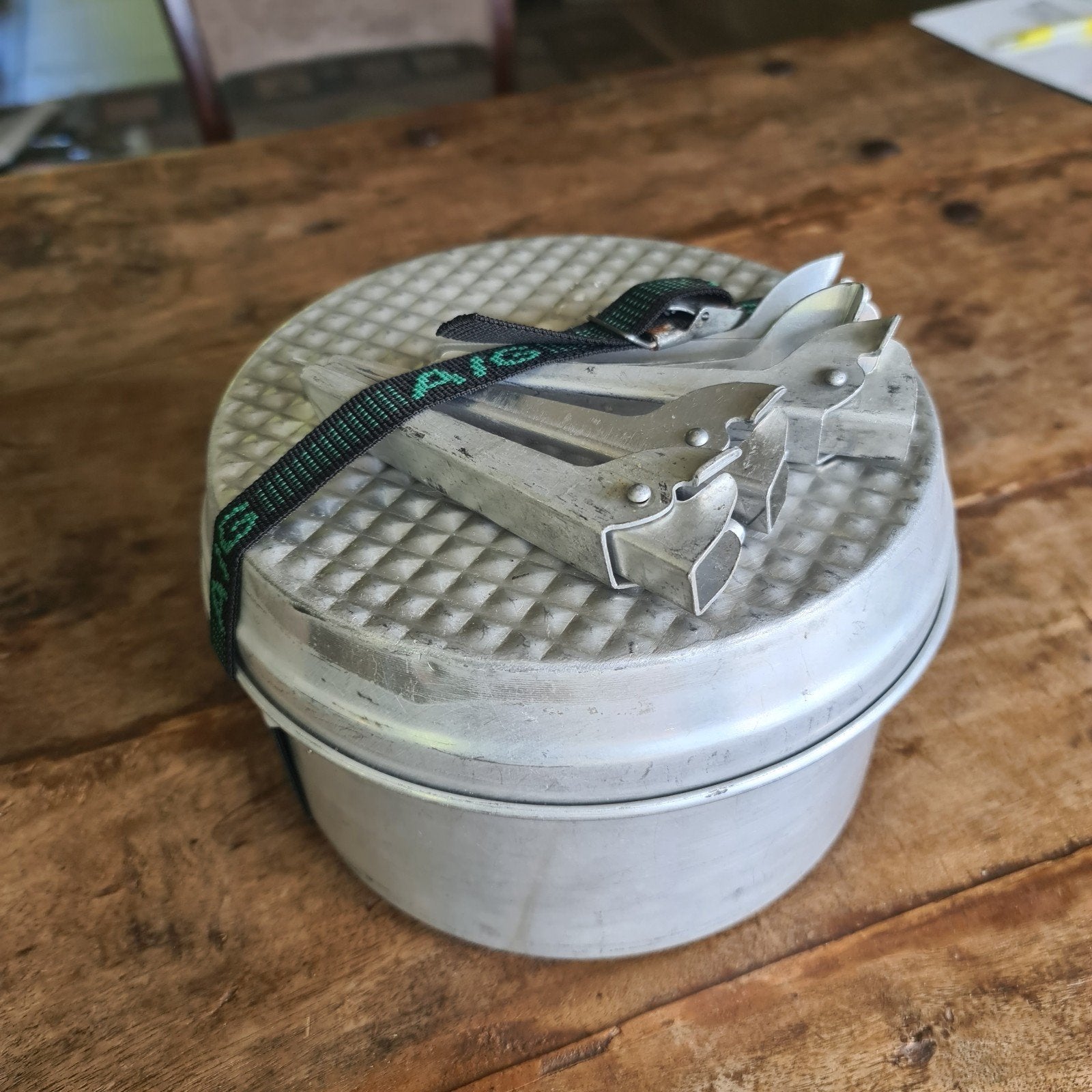 Lichtgewicht aluminium pannenset. Camping pannen set met 4, Ophalen of Verzenden, Gebruikt