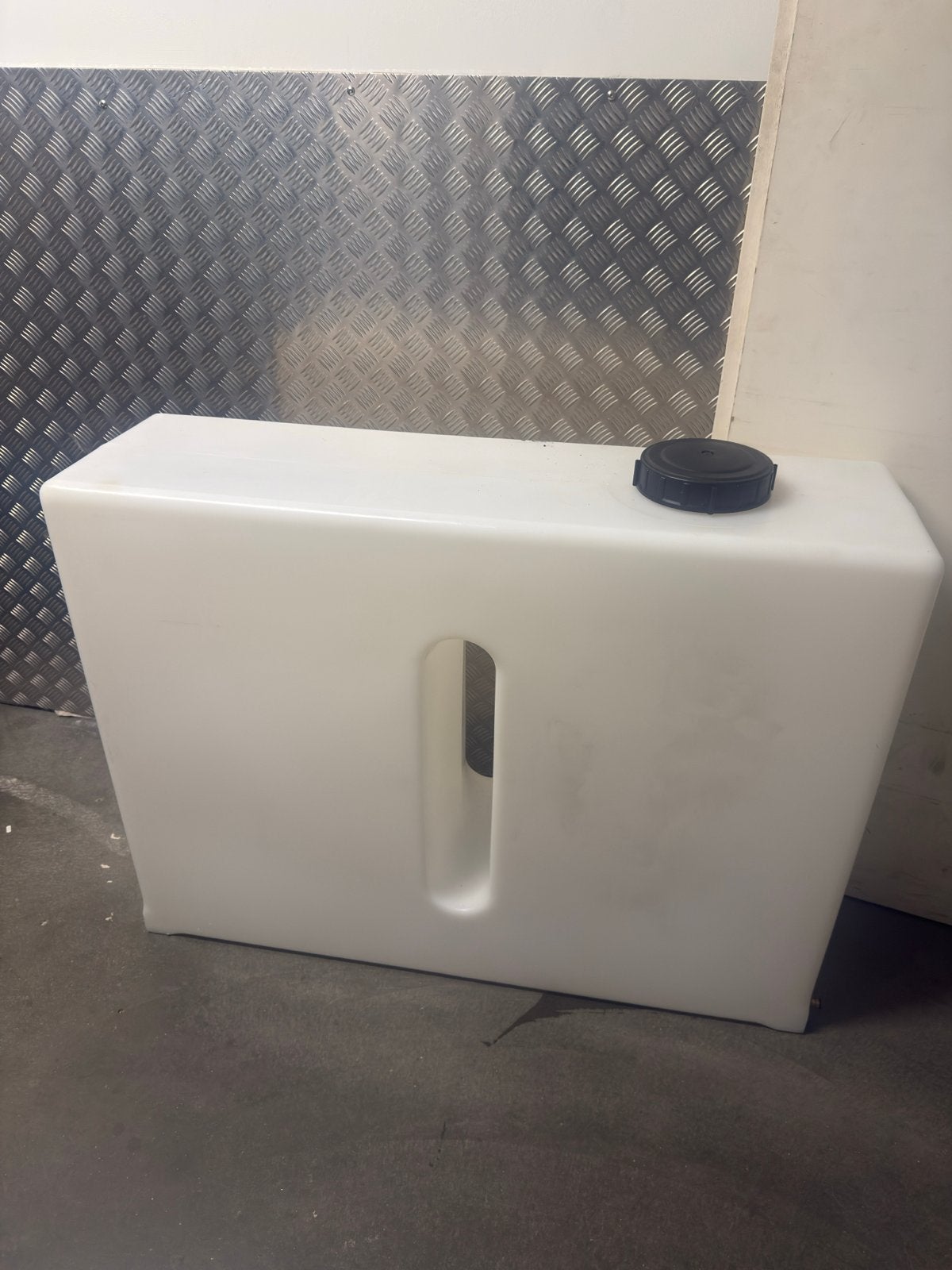 Half transparante watertank 250 liter 110x32.5x82.5 cm, Ophalen, Gebruikt, Kombuis en Sanitair