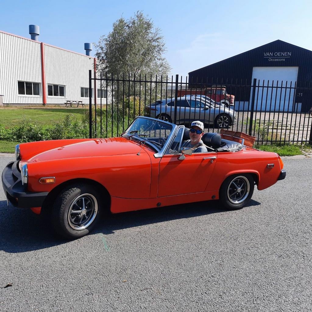 MG Midget 1500 cc 1976 nieuwe apk  wegenbelasting/apk  vrij., Auto's, MG, Achterwielaandrijving, Zwart, 4 cilinders, Cabriolet