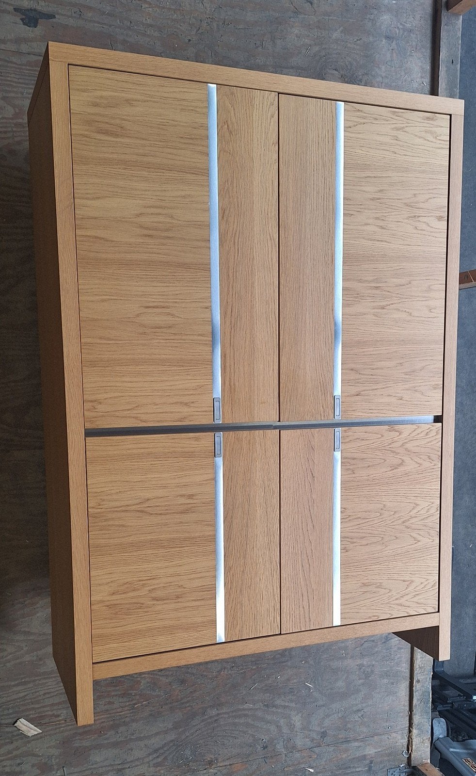 Licht Eiken Servieskast met Strak Design, Huis en Inrichting, Ophalen, Zo goed als nieuw