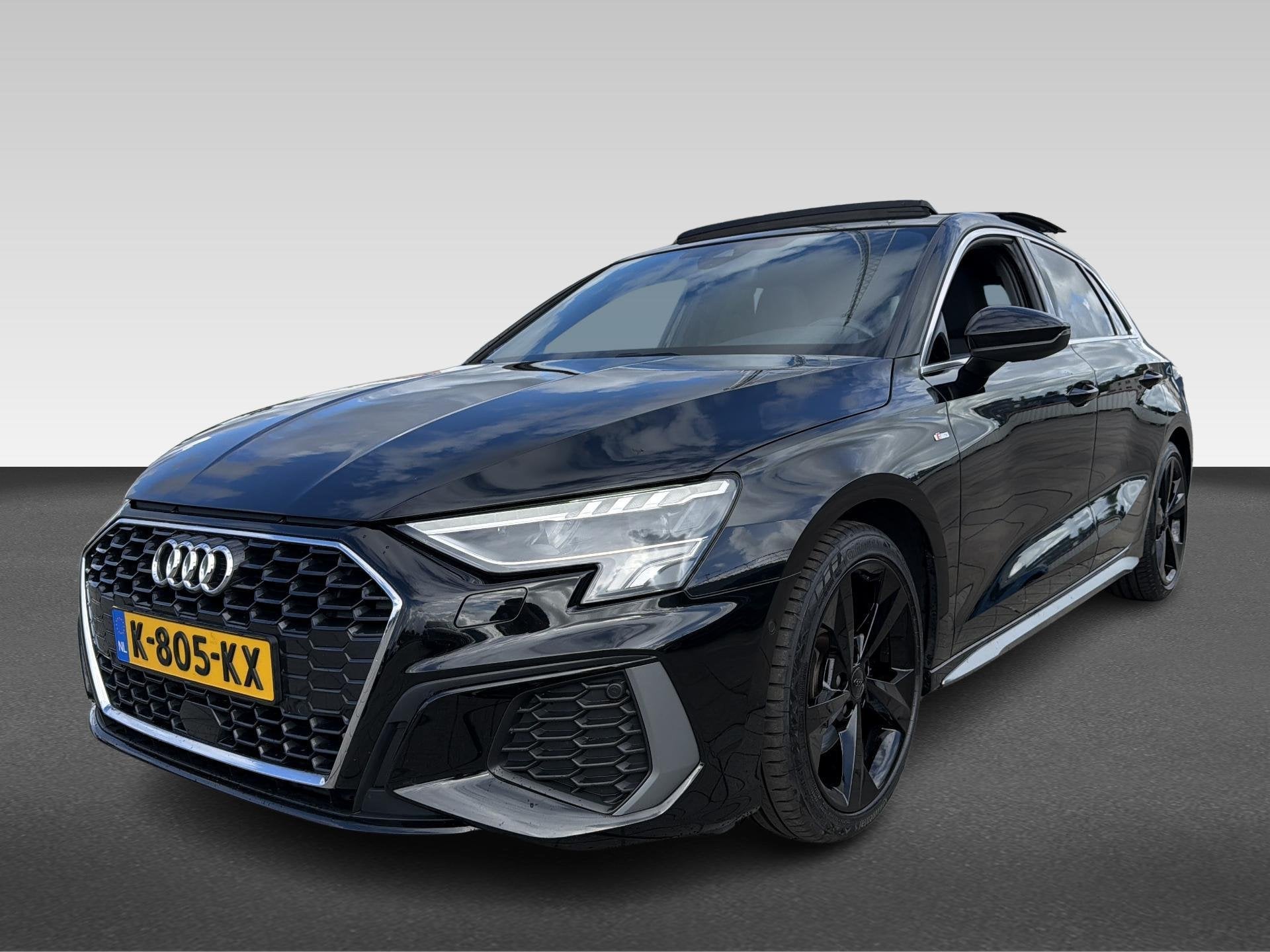AUDI A3 SPORTBACK 35 TFSI 150PK AUTOMAAT 2X S-LINE PANO VIRT, Auto's, Zwart, Origineel Nederlands, 690 kg, 149 pk