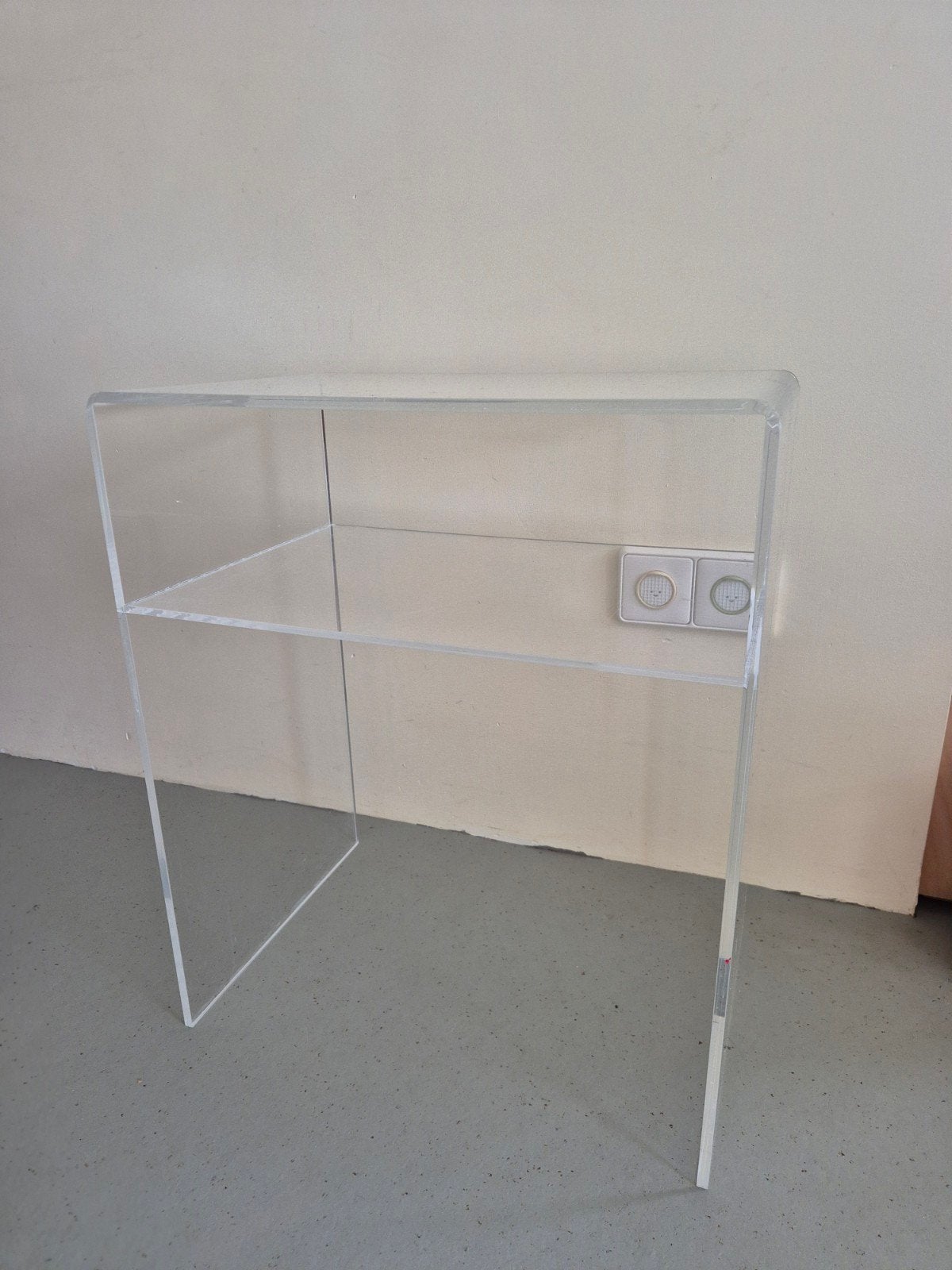 Zara Home acryl nachtkastje, Kunststof, Minder dan 45 cm, Zo goed als nieuw, 55 tot 70 cm