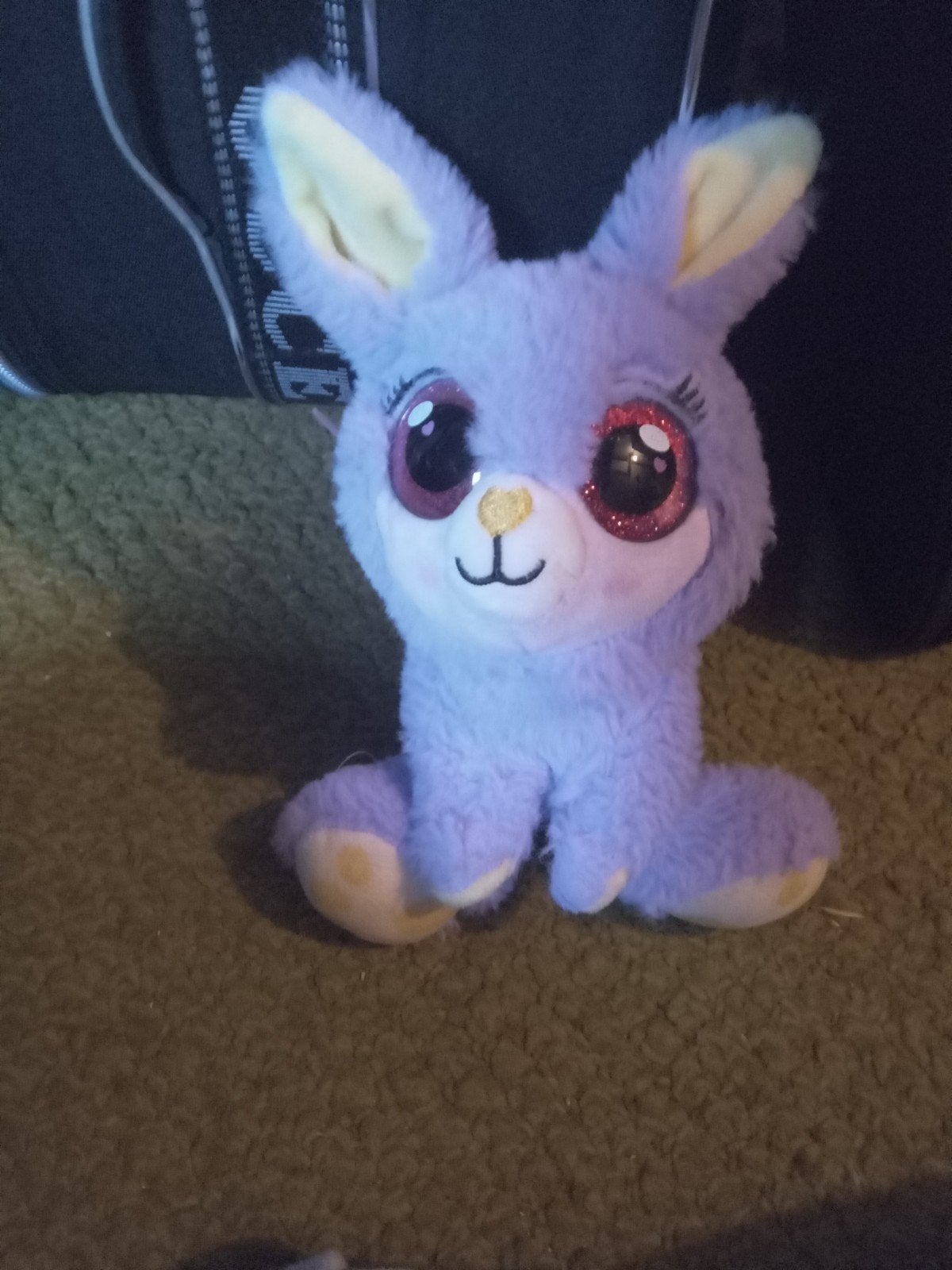 Schattig paars konijn knuffel met grote glitterogen, Overige merken, Overige karakters, Konijn, Zo goed als nieuw