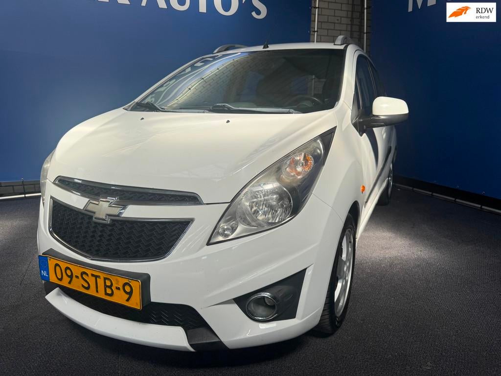 Chevrolet Spark 1.2 16V LT Nieuwe APK, Auto's, Chevrolet, Voorwielaandrijving, Gebruikt, 4 cilinders, 82 pk