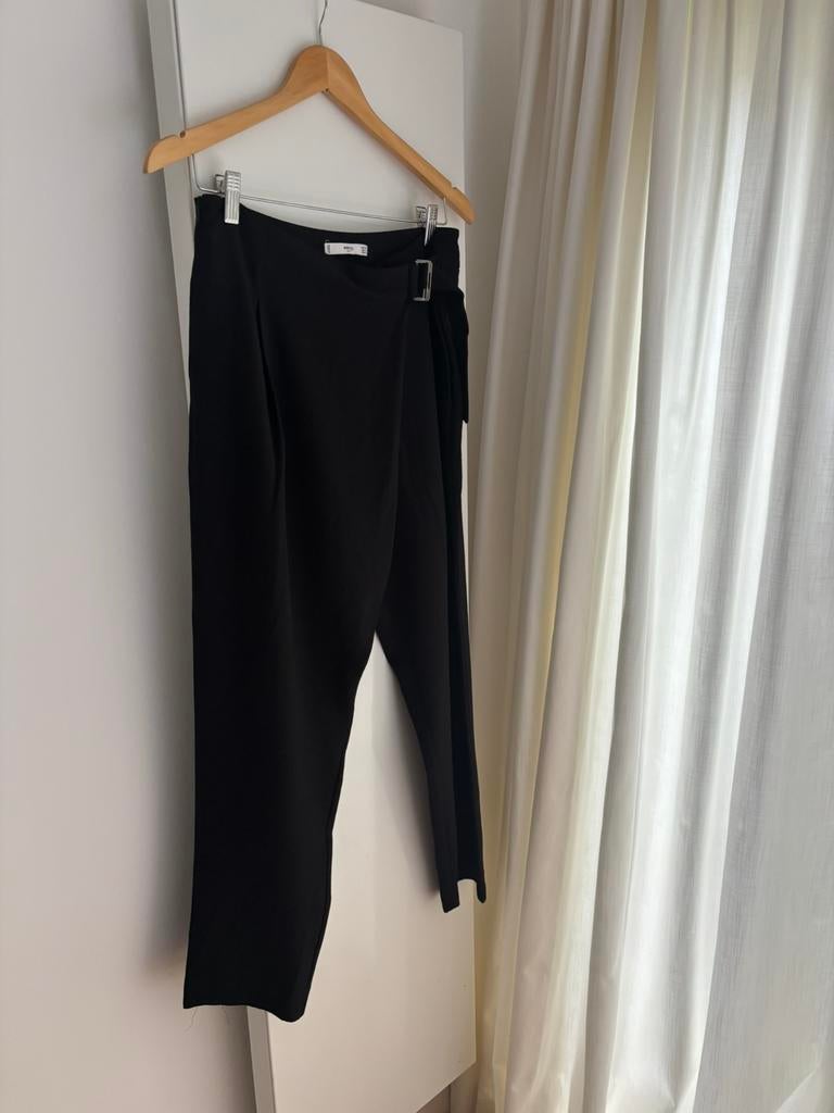 Mango zwarte pantalon,zwarte bandplooibroek met gesp,maat 36, Zwart, Nieuw, Ophalen of Verzenden, Maat 36 (S)