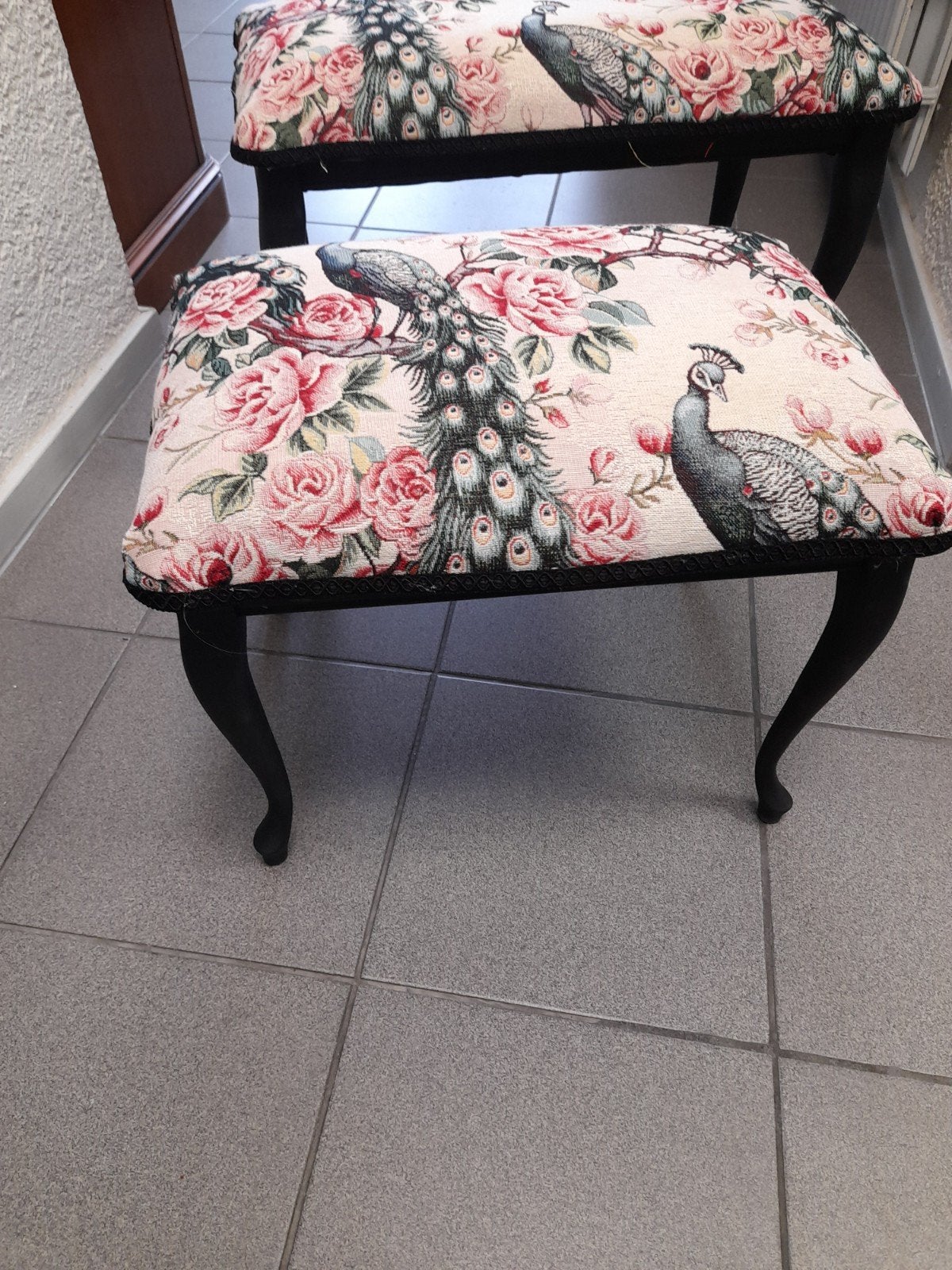 Leuk krukje opnieuw gestoffeerd  50 x 35 en 40 hoog, Ophalen