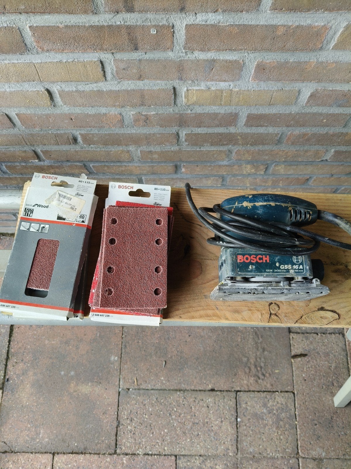 Bosch Vlakschuurmachine GSS 16 A met schuurpapier P40, Ophalen of Verzenden