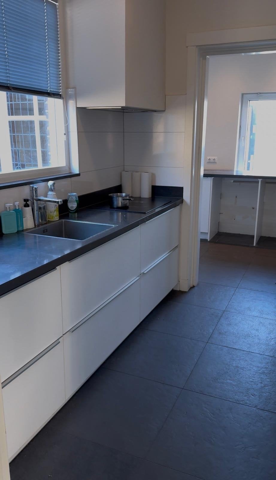 Complete keuken met bijkeuken en badkamermeubel, Huis en Inrichting, Keuken | Complete keukens, Ophalen, Wit, Overige typen, Composiet