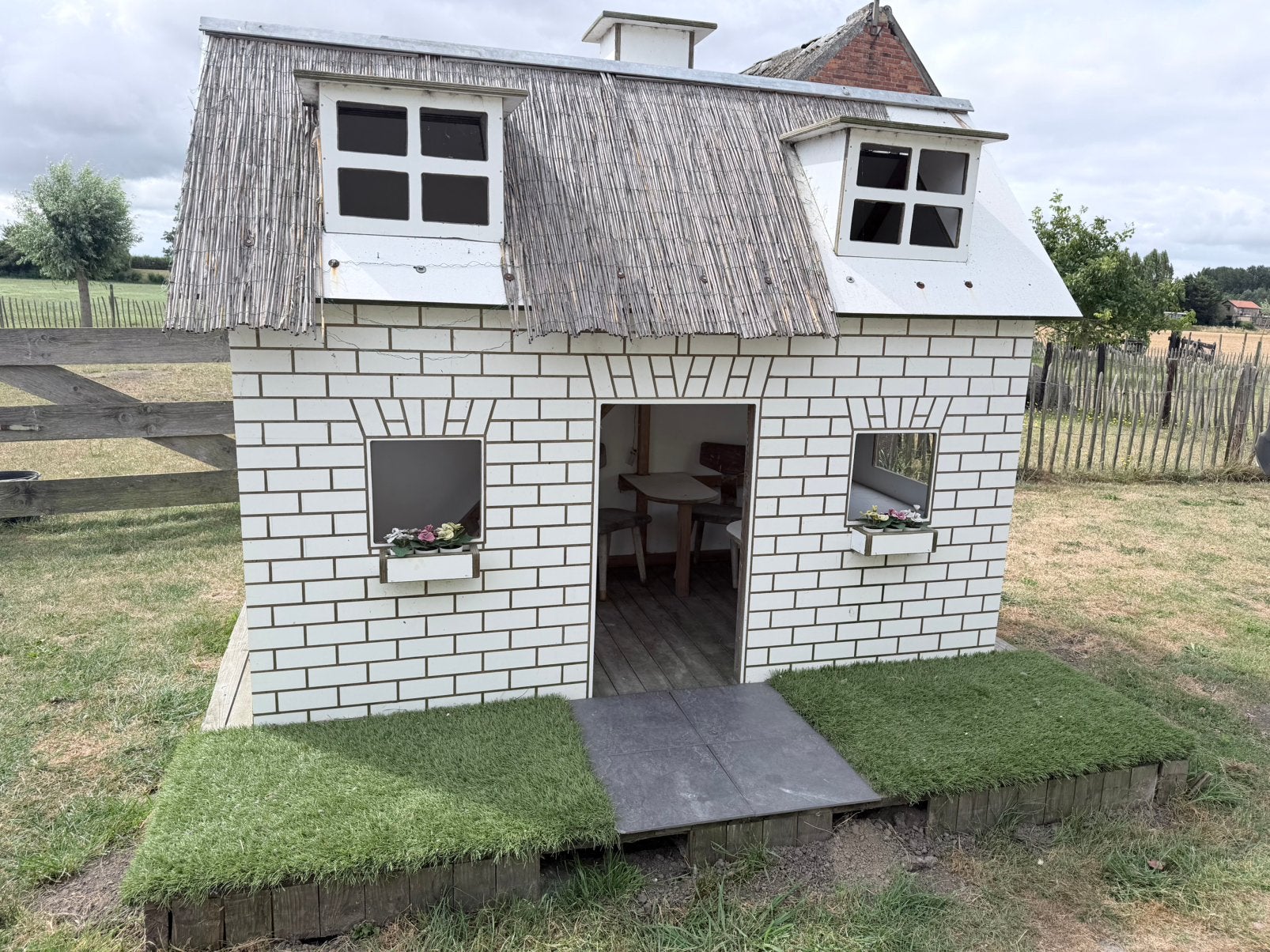 Heel leuk uniek zelfgemaakt speelhuisje, Ophalen, Gebruikt, Hout