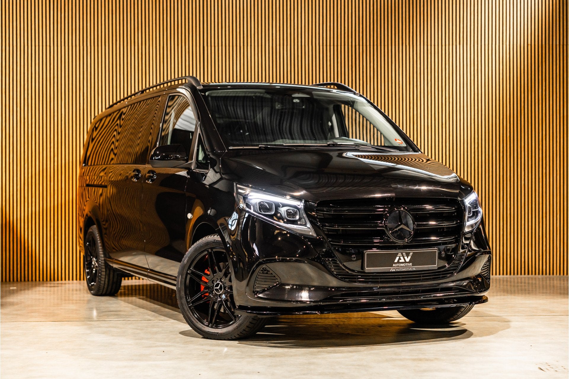Mercedes-Benz Vito 119 CDI 4-MATIC DC L3 XL | AMG | L+R Schu, Automaat, Gebruikt, 2500 kg, Zwart
