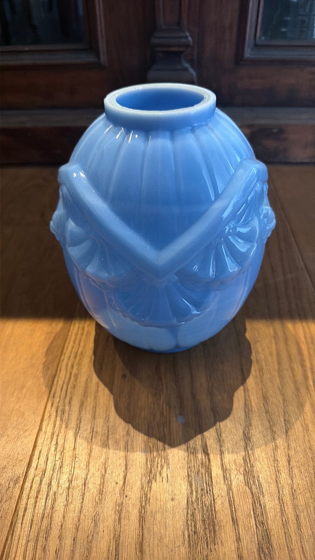 Franse opaline vaas lichtblauw, Antiek en Kunst, Ophalen