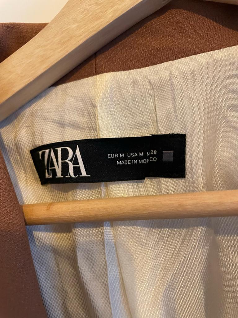 Nette bruine blazer van Zara, maat M, Kleding | Dames, Jasjes, Kostuums en Pakken, Maat 38/40 (M), Bruin, Ophalen of Verzenden