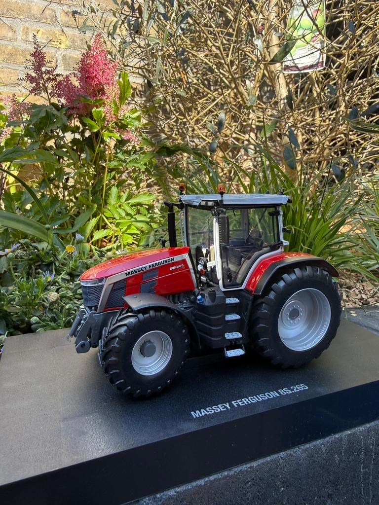 Mf 8s 265 nieuw, Ophalen of Verzenden, Zo goed als nieuw, Tractor of Landbouw, Overige merken