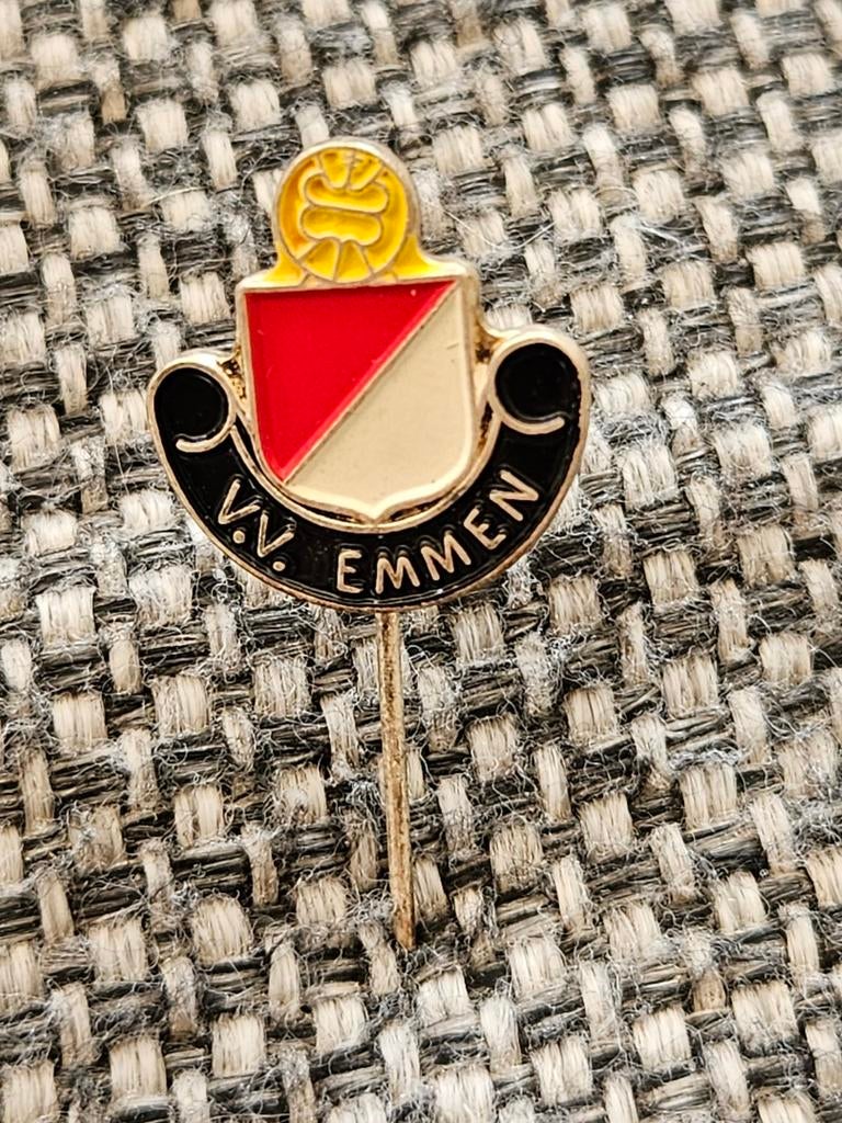 V.V. Emmen oud speldje, Verzamelen, Speldjes, Pins en Buttons, Ophalen of Verzenden