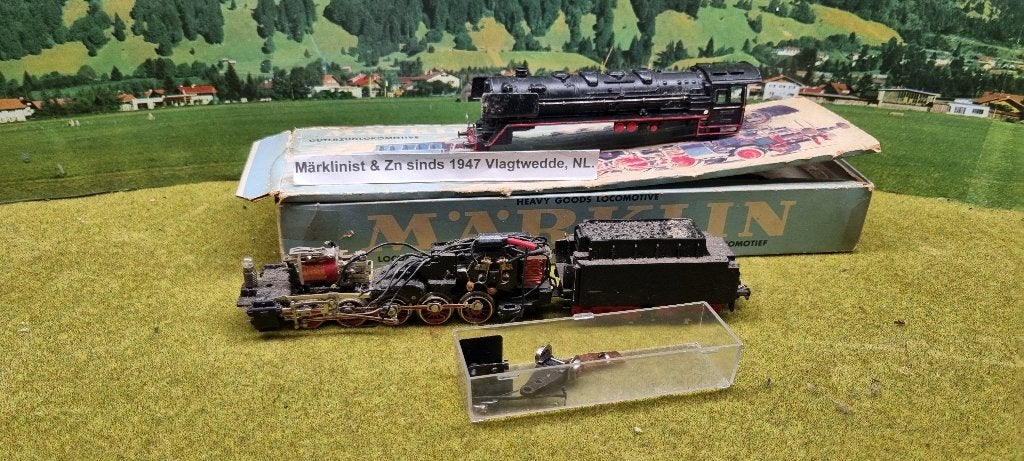 Marklin 3027 LEZEN !!!!!!!!!!!!!!!, Wisselstroom, Gebruikt, Locomotief, Ophalen of Verzenden