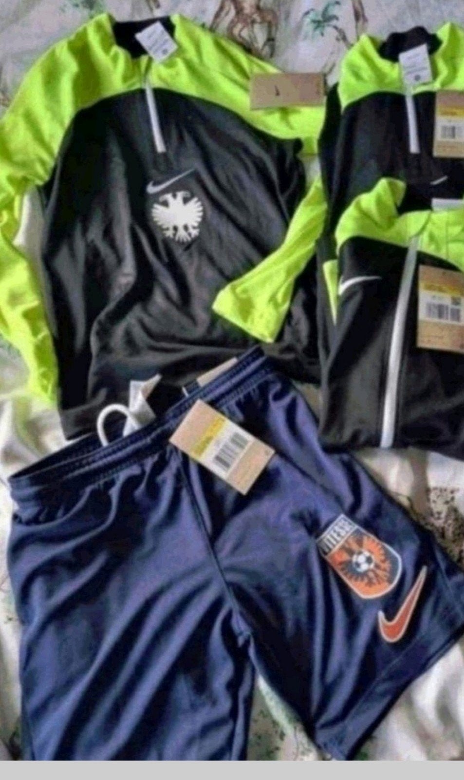 Nieuwe nike sport kleren 128, Ophalen of Verzenden, Nieuw, Jongen of Meisje