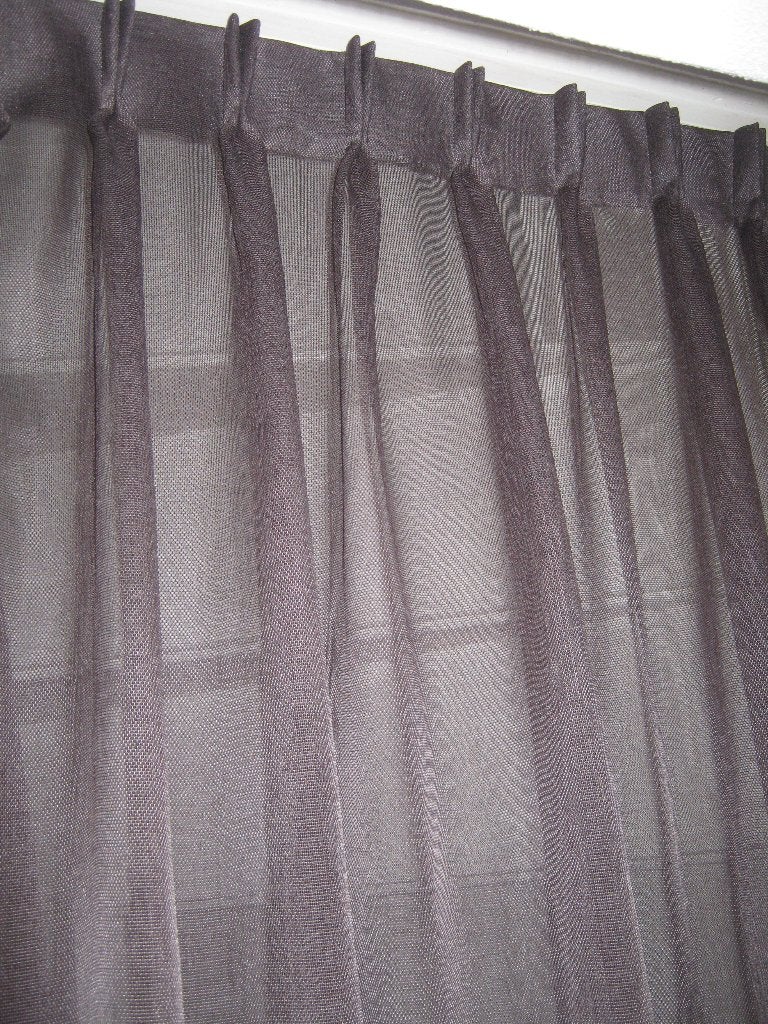 Nieuw gordijn van 1.70 breed en 2.60 hoog . Cosi Escada, Overige merken, 170 cm, Grijs, Nieuw