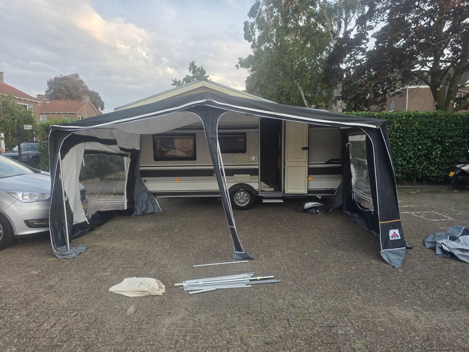 Nieuwe Dorema Voortent en Luifel Maat 11 (900-925 cm), Ophalen of Verzenden, Nieuw