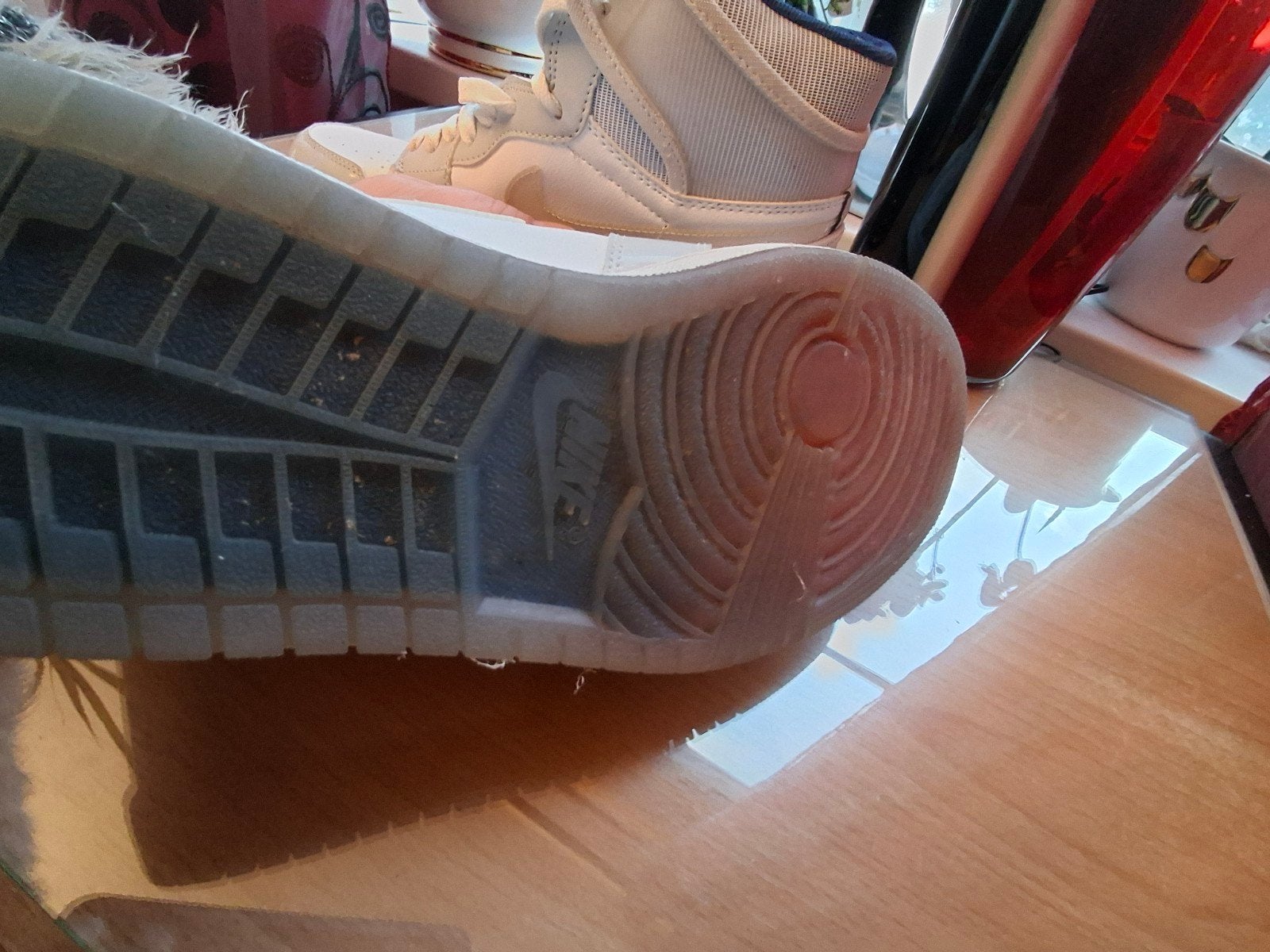 Nike Jordan sneakers wit met grijs maat 41, Kleding | Heren, Nike Jordan, Wit, Ophalen of Verzenden, Sneakers of Gympen