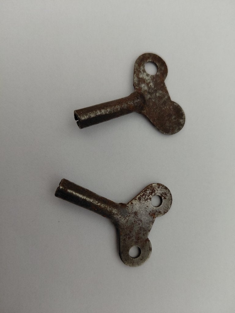 oude sleuteltjes voor oud speelgoed of klok, 2 stuks., Antiek en Kunst, Verzenden