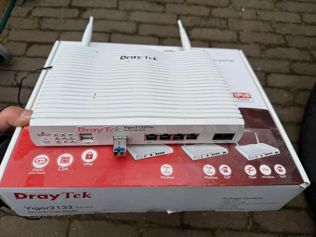 Draytek Vigor2132FVn Security Giga Router, Ophalen of Verzenden, Zo goed als nieuw, Router