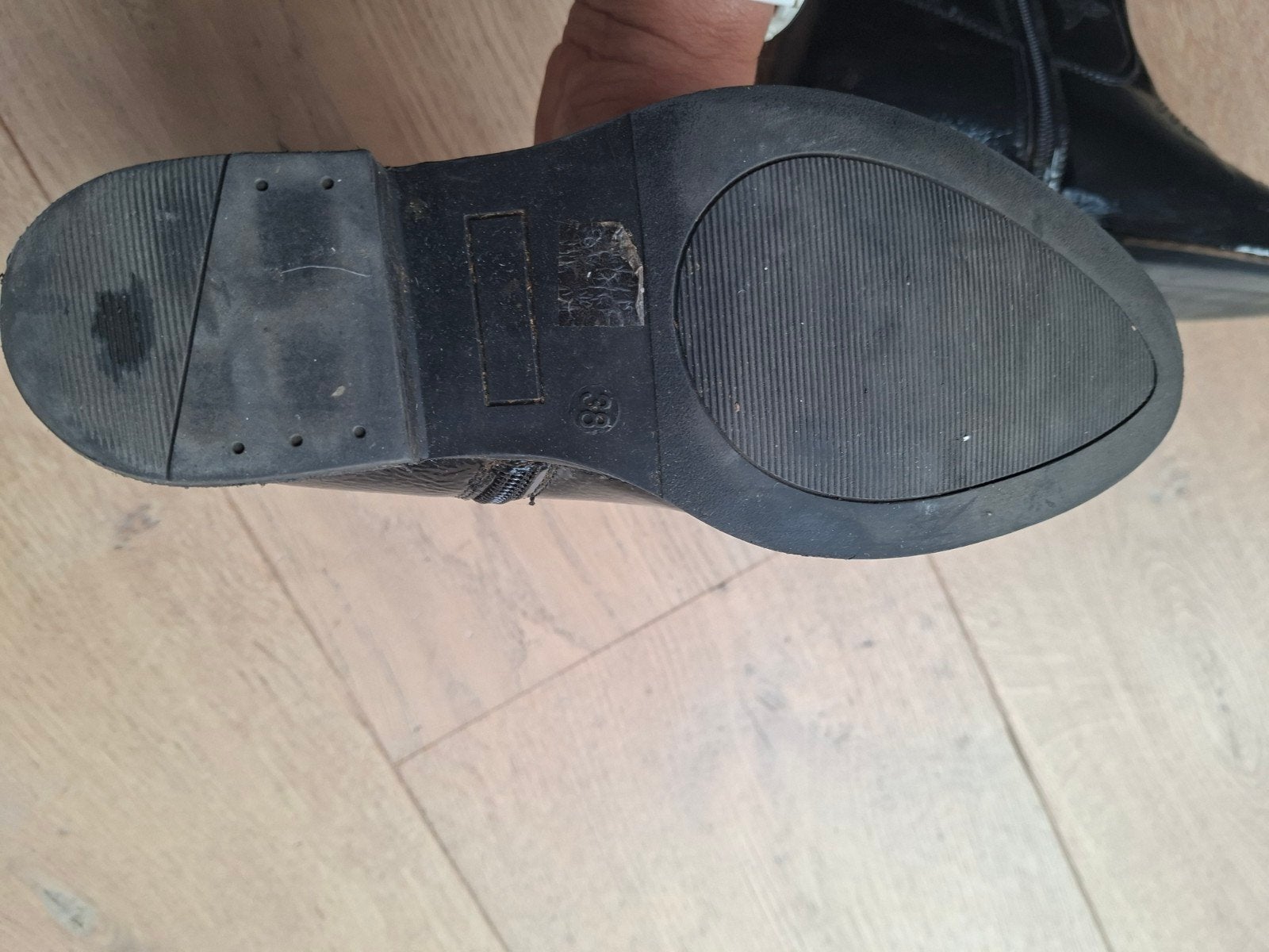 Zwarte laklaarzen maat 38 van Scapino, Kleding | Dames, Schoenen, Ophalen of Verzenden, Zo goed als nieuw, Zwart, Hoge laarzen