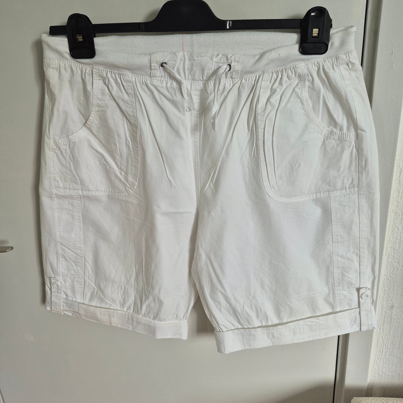 Witte dames korte broek maat 46, zeer goede staat, Kort, Wit, Maat 46/48 (XL) of groter, Ophalen of Verzenden