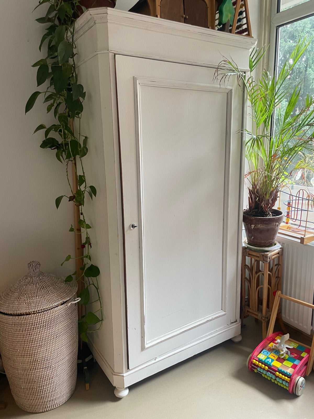 Witte Linnenkast van Van Dijk en Ko met planken, Ophalen, Gebruikt, 200 cm of meer, 50 tot 100 cm