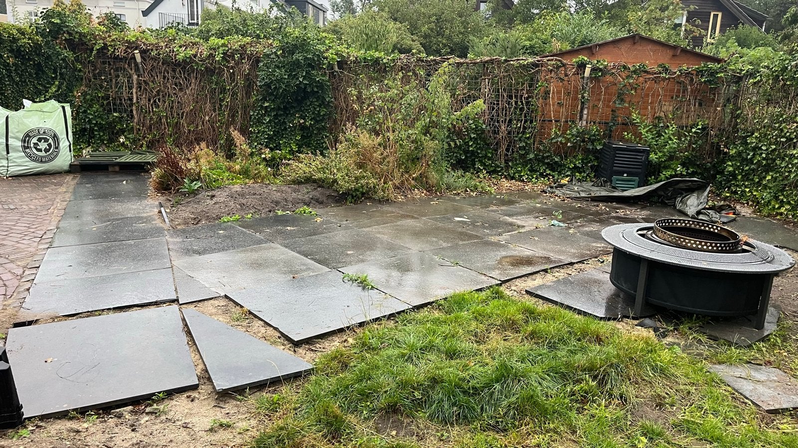 Gratis natuurstenen tegels 100x100cm (30 stuks + rest), Ophalen, Gebruikt, 10 m² of meer, Vloertegels