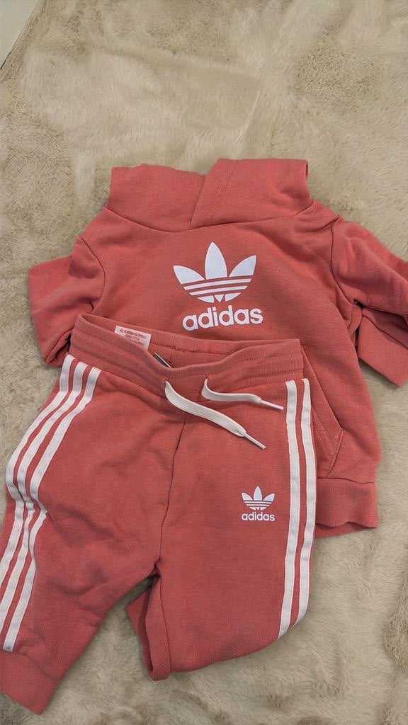 Adidas hoodie trainingspak (74/6-9mnd), Ophalen of Verzenden, Zo goed als nieuw, Zwart